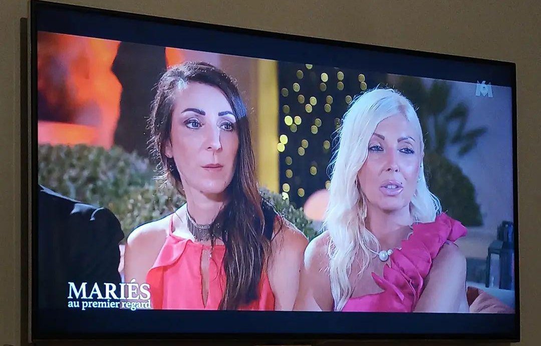 QueenAngie42's tweet photo. Javotte et Anastacie 🙄
#jalousie #mapr7 #mapr #MariesAu1erRegard https://t.co/L13W5fPEcX