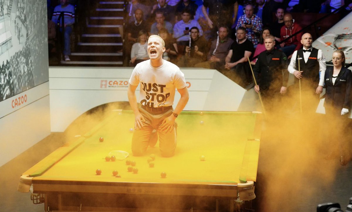 Just Stop Oil protester jumps on table at World Snooker Championship #WorldSnookerChampionship #Snooker #JustStopOil