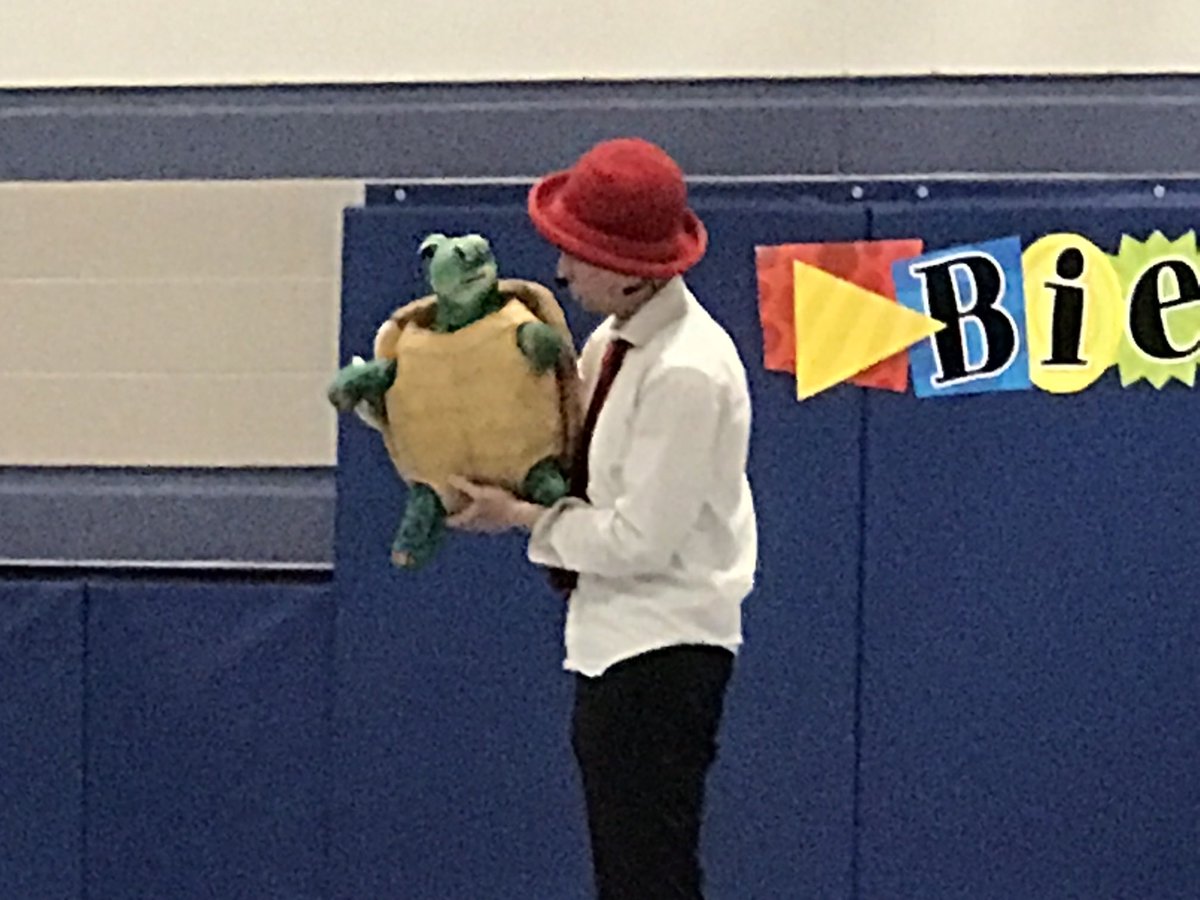 OurLourdes's tweet photo. We were lucky to have Tim Holland, a bilingual ventriloquist, come and spend some time with our Grade 1-8 students today. A big thanks to Mme Di Murro and Mme Gomes for organizing! https://t.co/VkzwzFkhBS