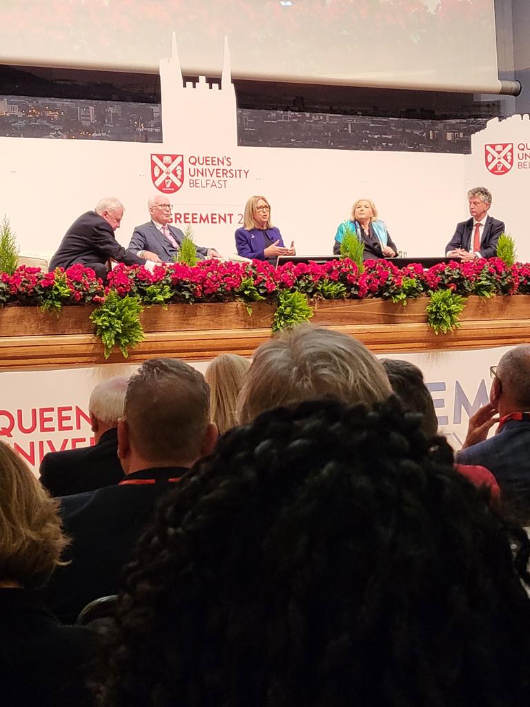 Eileen Weir tweet media