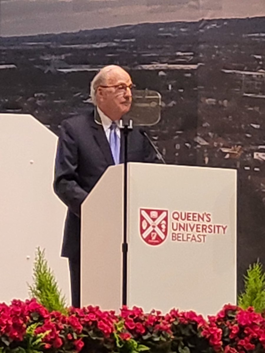 Eileen Weir tweet media