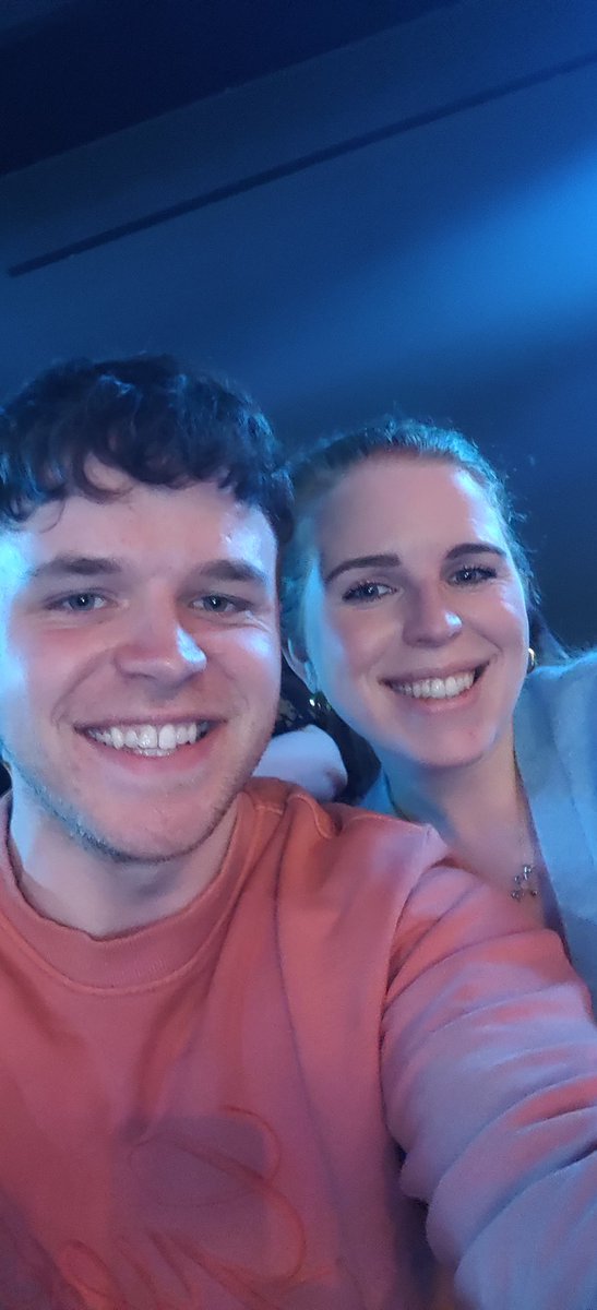 castingcaoi's tweet photo. Night #1 of the @TheSunnyPodcast live with broski!  #cutthatcutthatcutthat https://t.co/u6UhooXm0w