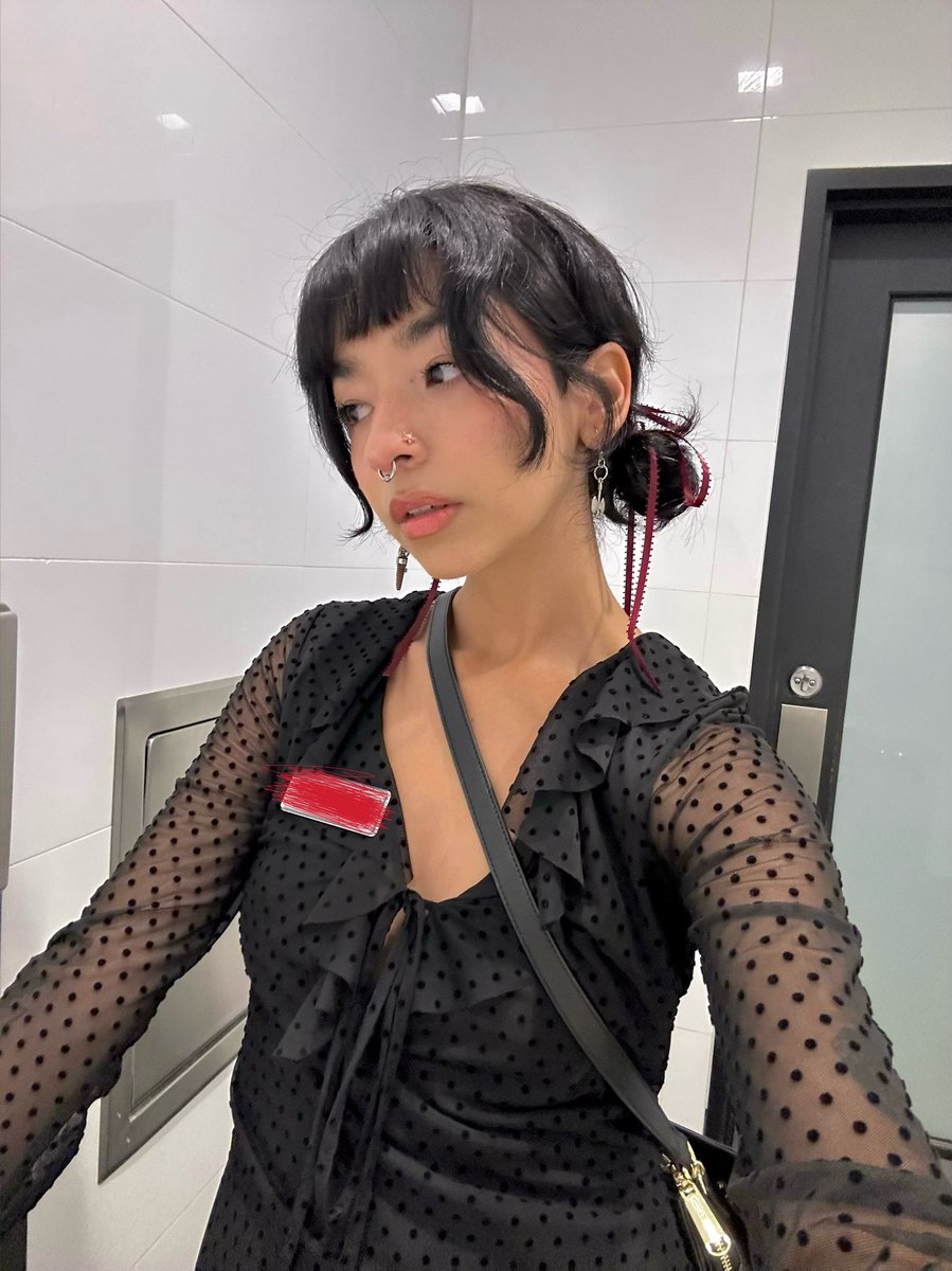 boredmomm's tweet photo. serving dirty looks at work https://t.co/EOlDHzigbI