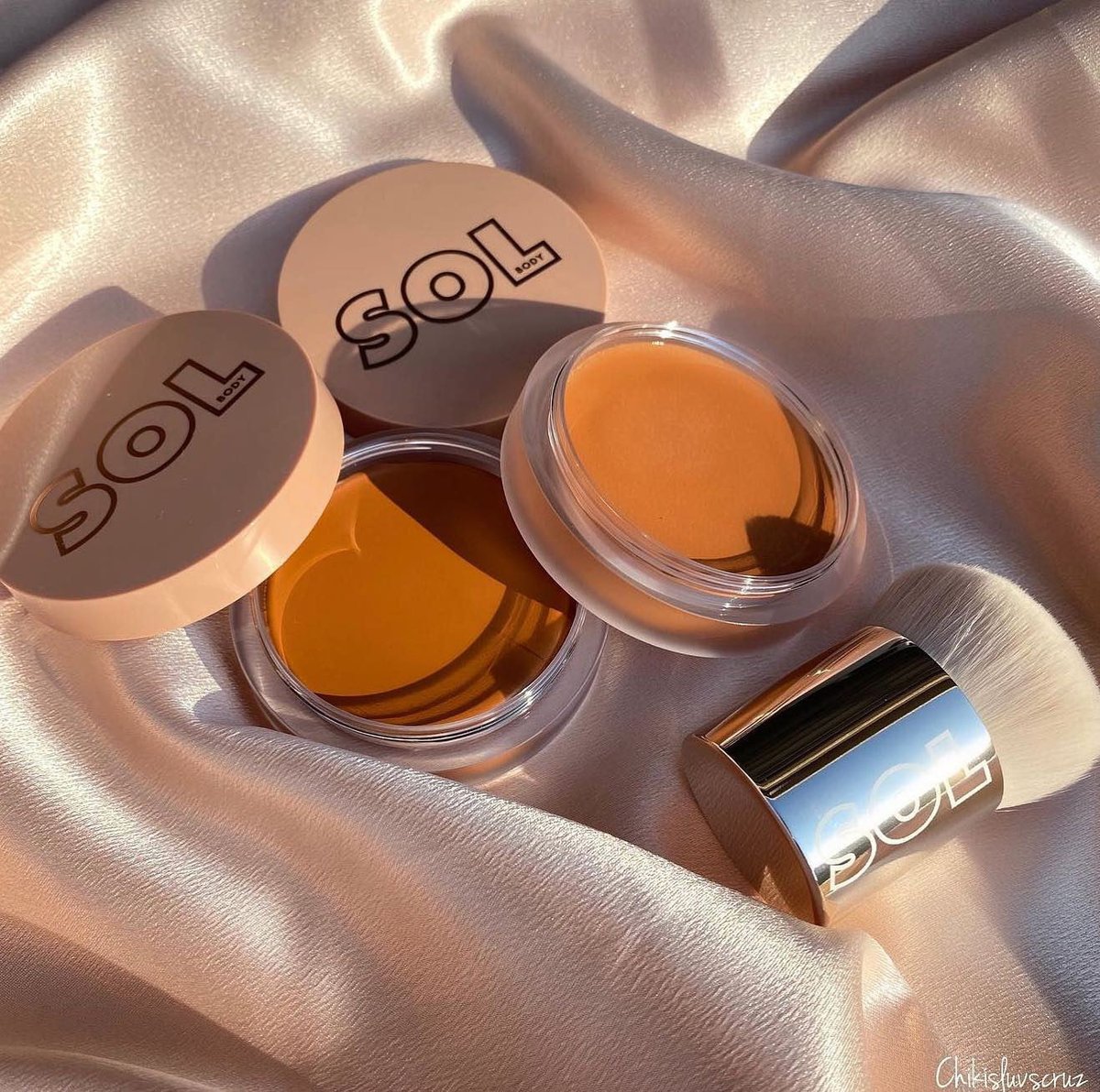 HOW DREAMY is our Face &amp; Body Bronzing Balms in this lighting💫 
-
<a href="/chikisluvscruz/">Iris</a>