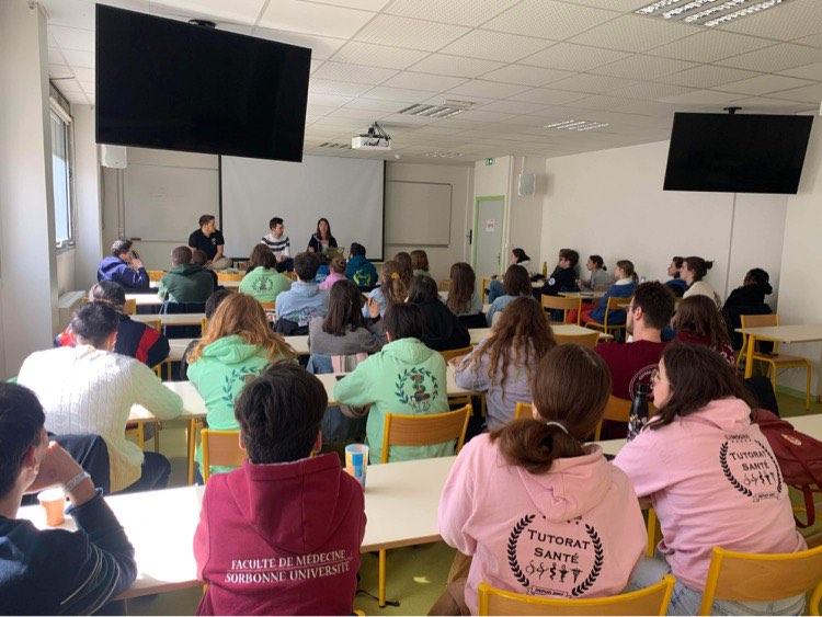 #Congrès |
L'ACTES était présente ce week-end à l'#AG_ANEPF de Limoges.
Au programme, des formations pour les #tutorats :
📌Accompagnement des #LAS
📌Bien-être étudiant
📌Réorientation
📌Pré-rentrée innovante
Mais aussi plein de formations sur les études de #pharmacie !