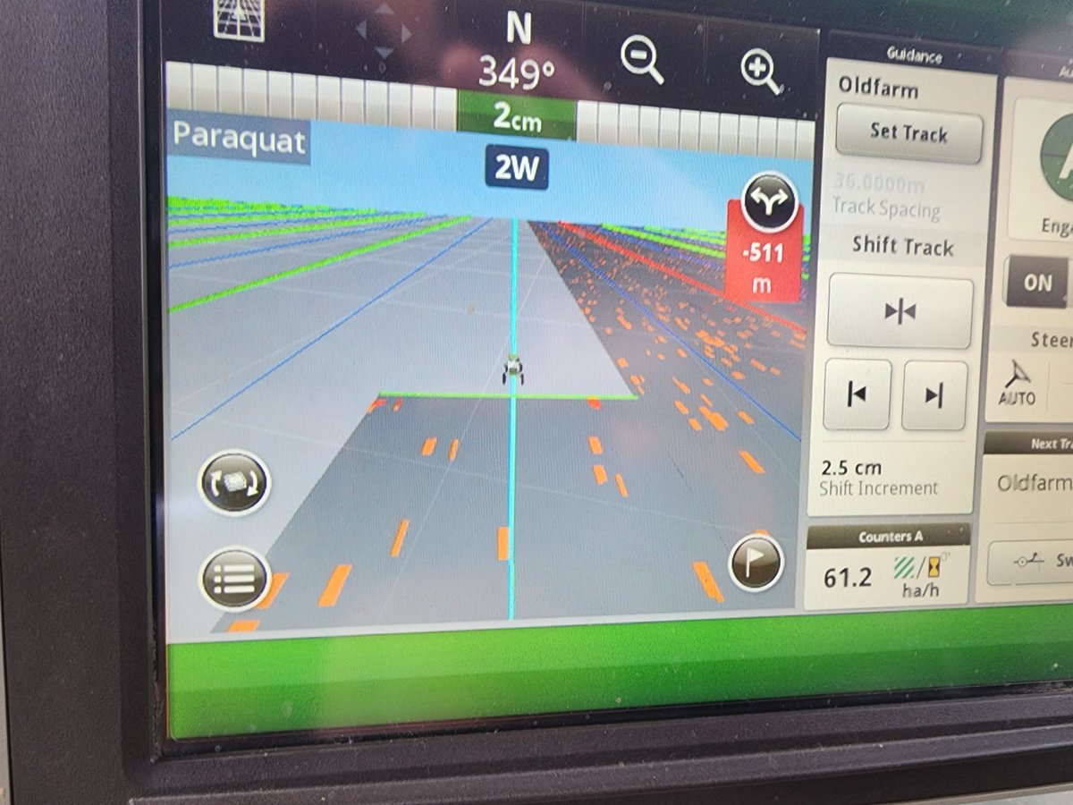 jakeonfarm's tweet photo. @Oscarthefarmer @BenPugsley Farmers with RTK watching the Inmarsat4 debacle play out on twitter... 
#StillOnLine https://t.co/qS4CN6tc5a