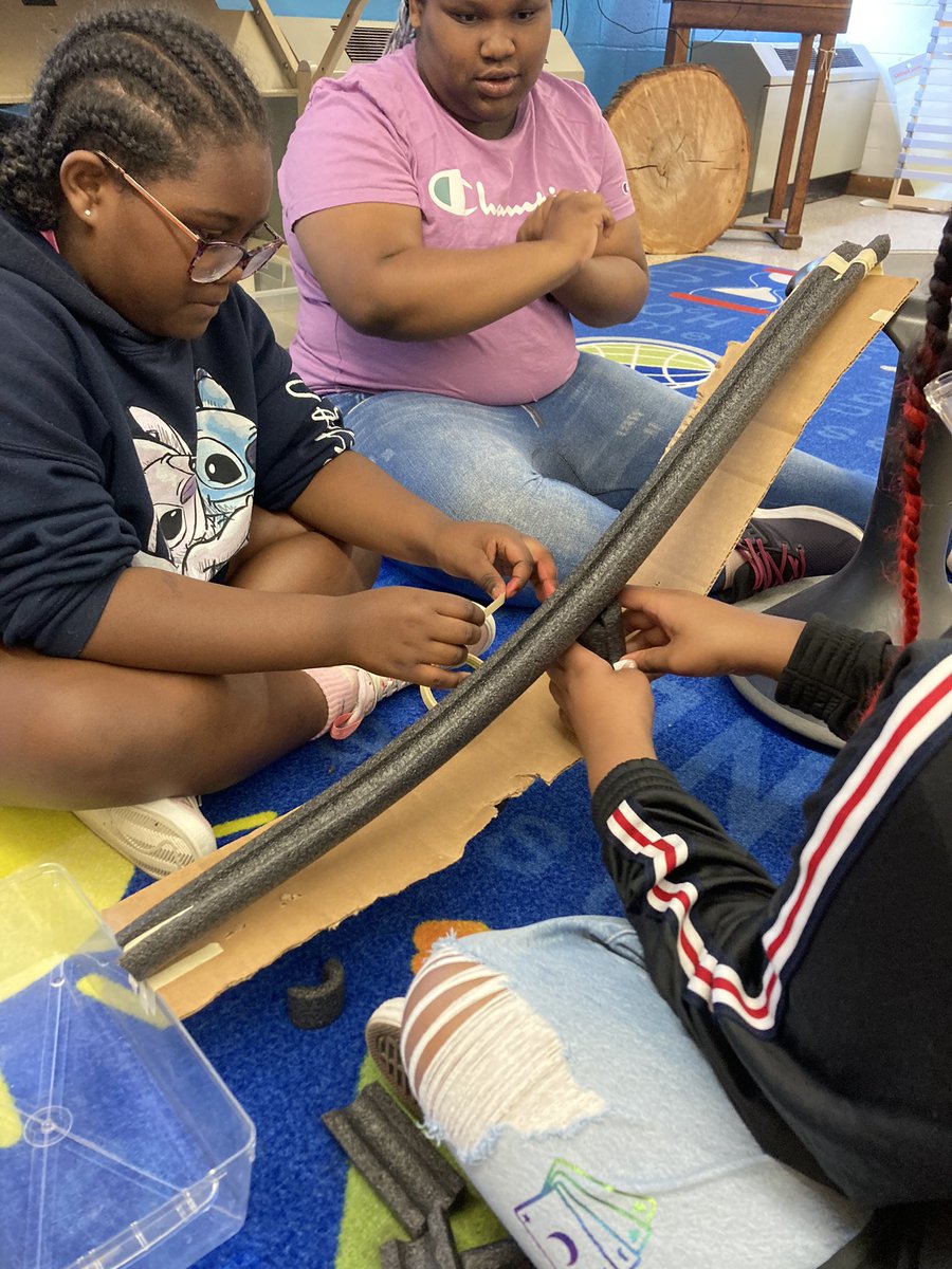 Tekkinheels's tweet photo. Bright and early we are getting our spring break cobwebs cleared out with a little engineering design sprint. #collaboration #STEM #SEP #solreview https://t.co/aMqMKGWl1x