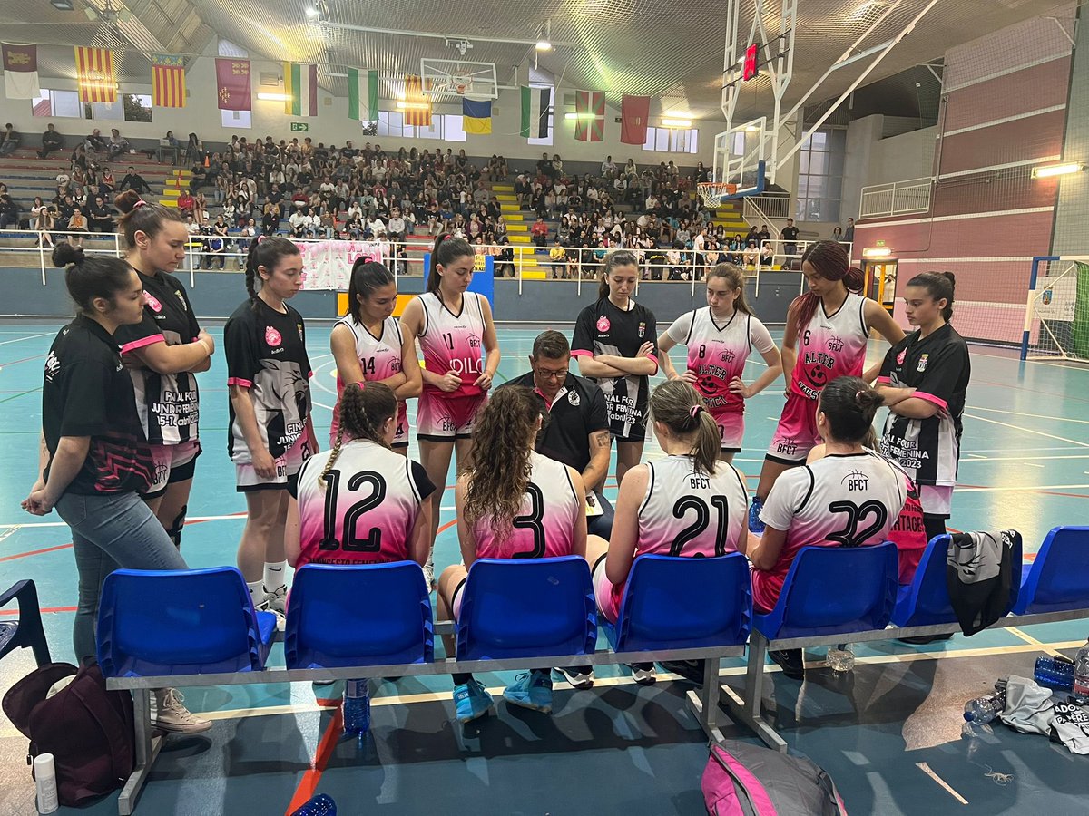 cb_cartagena's tweet photo. 👏🏼 ENHORABUENA a nuestras Junior femenino por la temporada realizada .

🔥 Han llegado a la Final Four y han conseguido ser subcampeonas de la región de Murcia ! 

#CanteraCebé 🤍🖤 https://t.co/K4w7iV8R3y