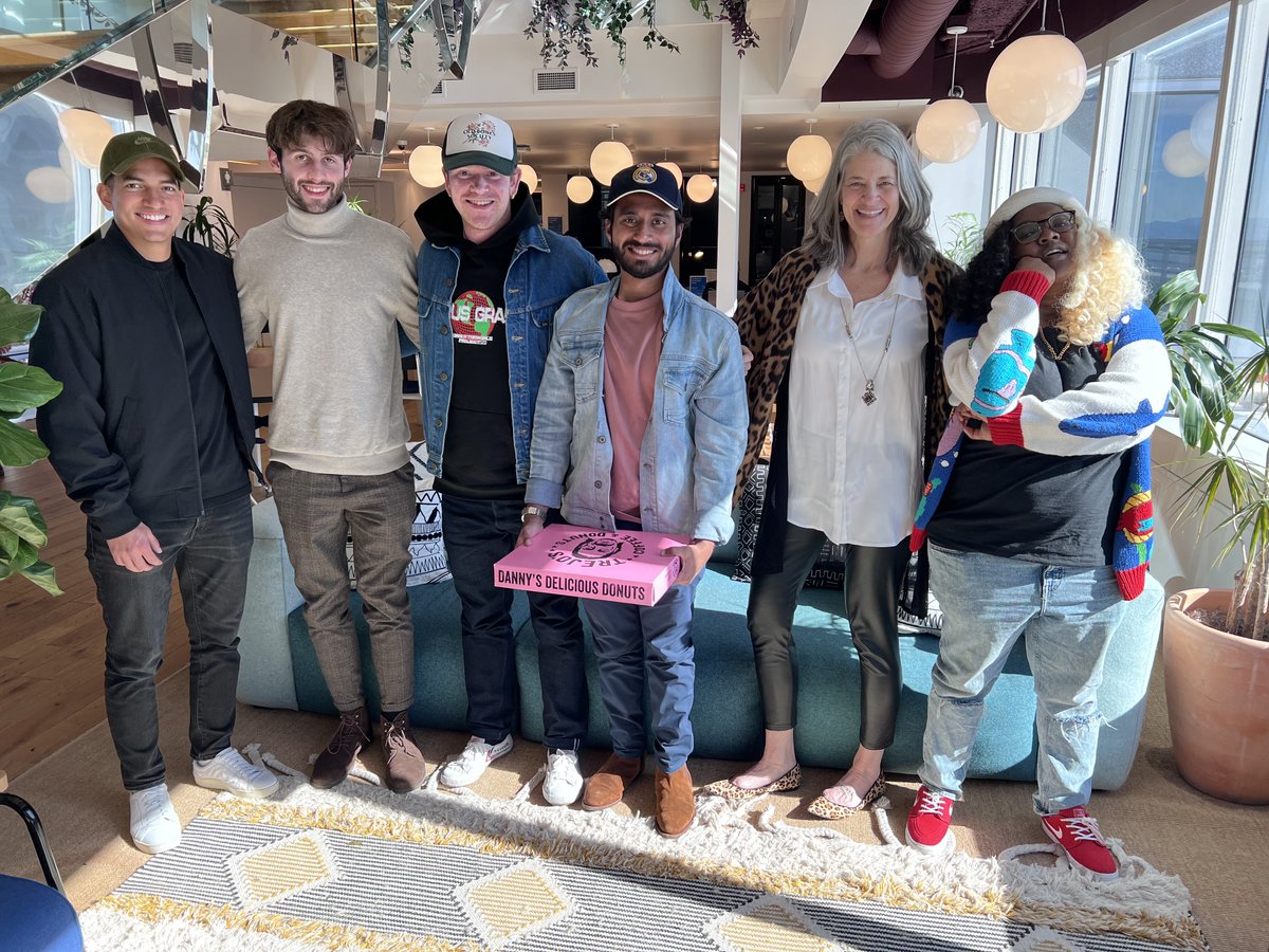 Glass HQ officially moved from NYC to LA. Pics from the first IRL. 

If you're a filmmaker in the city let's  tap in