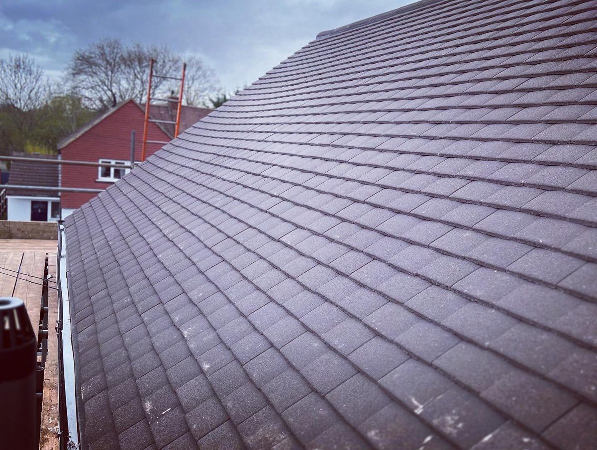 DunningBuilding's tweet image. Another New Roof finished, this one in Worcester Park. 

Give us a follow on any of our socials to keep up to date on what we’re up to. 👀 
Instagram - 📷 
@dunningevans 
Facebook - 🟦
Dunning And Evans Ltd.
Twitter - 🐦 
@DunningBuilding

Contact 📞💻📧

#dunningandevans