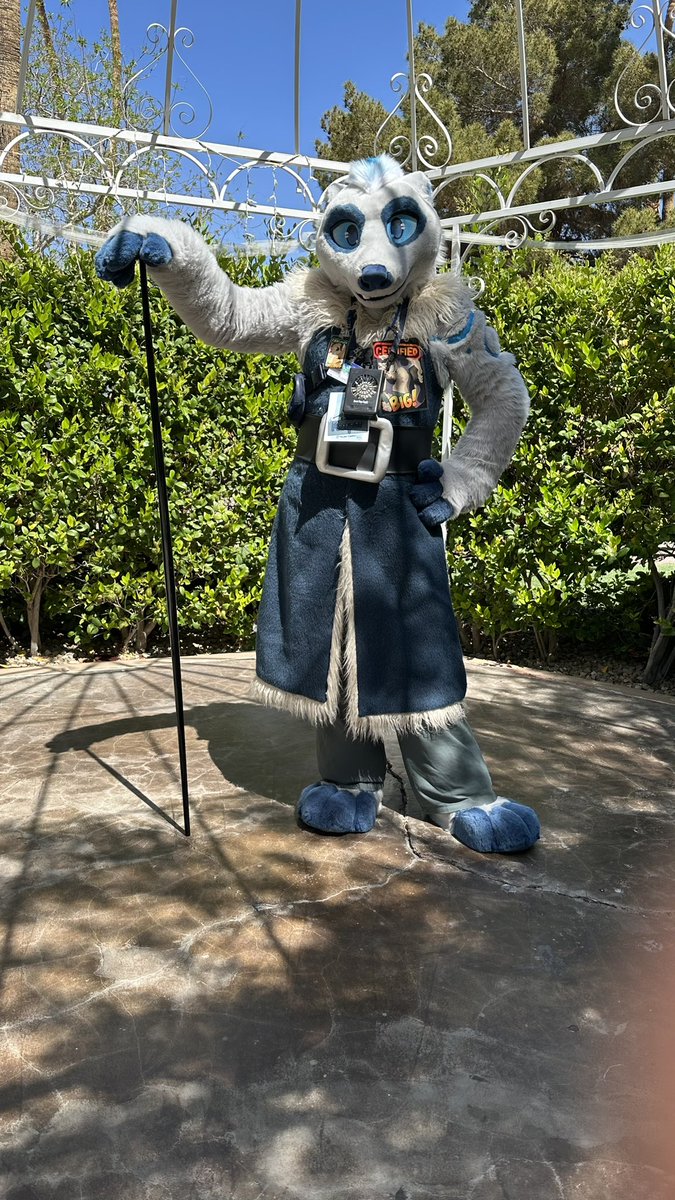 KuiperVanrel's tweet photo. I had such an amazing time at LVFC! Have to do this again next year~ 

(📸: @Kayne_Ein) https://t.co/93Wzwq7OiO