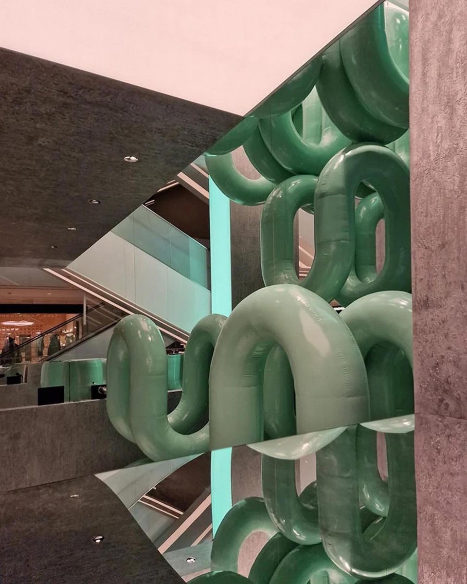 MesmerizeD_it's tweet image. “Waterfall arches” installation by Cyril Lancelin @town.and.concrete

Visit: mesmerized.it

#masterdesigner #design #designmaster #designer #designinspiration #installation #structure #structures #maze #inflatable #daegu #store #southkorea