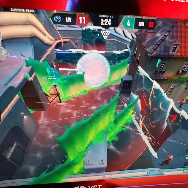 teammate: stop losing site just hold it😡
the site: