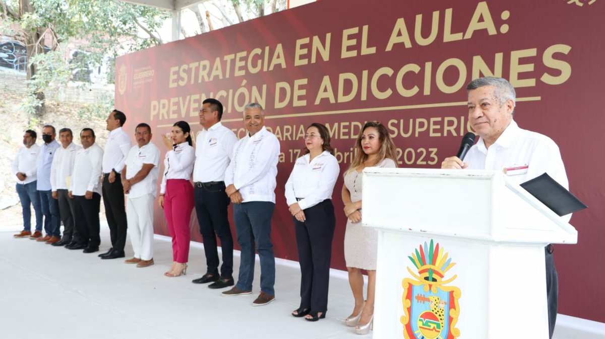 EducGuerrero's tweet photo. ✖️ El banderazo de la estrategia se realizó en el plantel 1 del @ConalepGro19, con la asistencia de subsecretarios, directores de los subsistemas de educación media superior y directores generales de diferentes áreas de la @EducGuerrero.

Lee más 📎 https://t.co/DkiqZ1aDzK https://t.co/67vmeqYndR