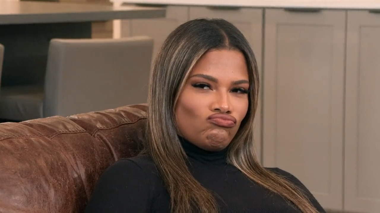 Catfish on Twitter "Jacob's noticing a lot of red flags on Stephanie's