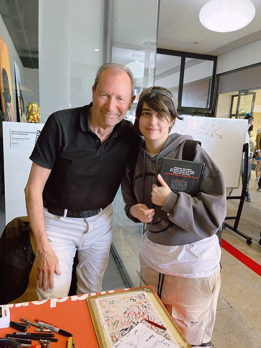 mizu__S2's tweet image. Una de mis firmas de #DavidLloyd durante el evento realizado por  @KrunchFestival 🥹🥰💚