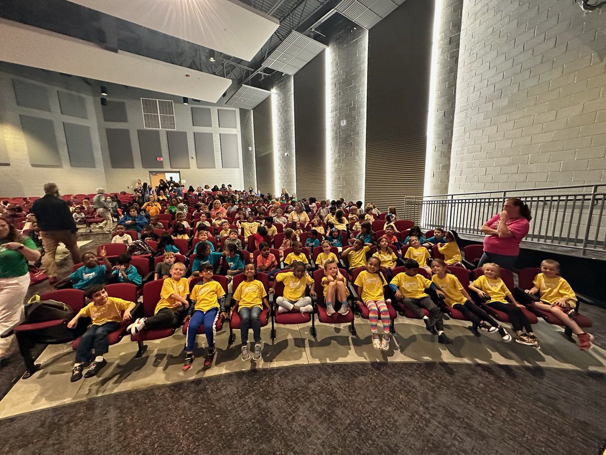 WROP Kinder Krew tweet media