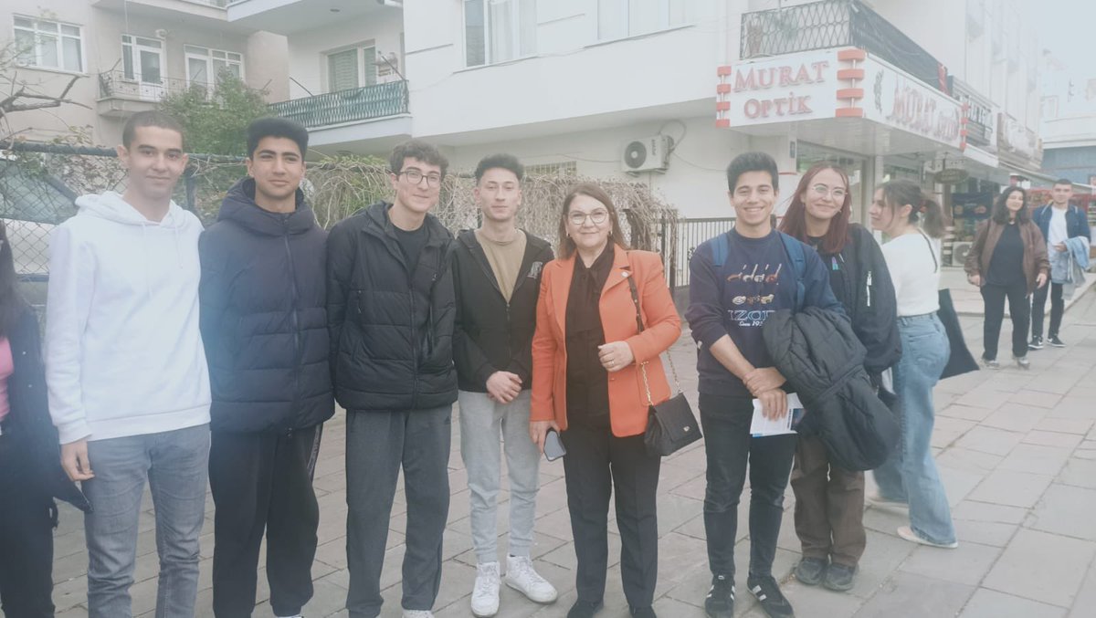 gulumser_birol's tweet photo. Bugün Keçiören ilçemizde saha çalışması yaptık. Esnafın dertlerini dinledik. Çözüm önerilerimizi anlattık. 14 Mayıs için umutlu bekleyişe şahit olduk. Akyurt ilçesinde Güzelhisar Dayanışma derneğinin düzenlediği iftara katıldık. Birlikte, #MilletTarihYazacak 
@meral_aksener 
@KoyluogluFaruk