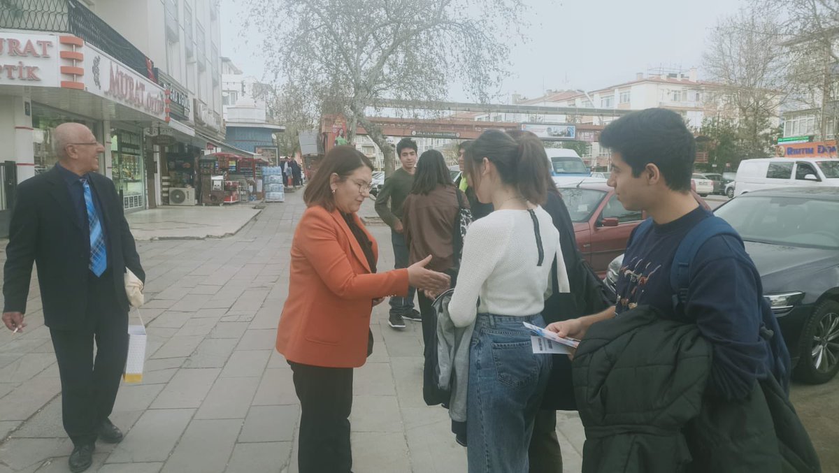 gulumser_birol's tweet photo. Bugün Keçiören ilçemizde saha çalışması yaptık. Esnafın dertlerini dinledik. Çözüm önerilerimizi anlattık. 14 Mayıs için umutlu bekleyişe şahit olduk. Akyurt ilçesinde Güzelhisar Dayanışma derneğinin düzenlediği iftara katıldık. Birlikte, #MilletTarihYazacak 
@meral_aksener 
@KoyluogluFaruk