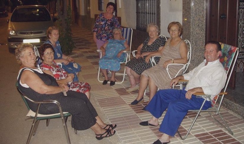 repag19's tweet photo. Toda España esperando a la hoguera de Naomi y Adrián #LaIslaDeLasTentaciones13 https://t.co/RrbXy7NJJi