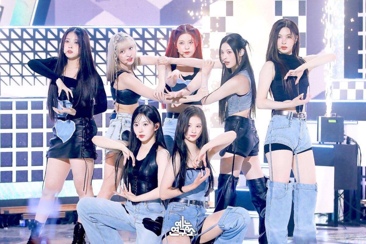 npomvtt's tweet photo. Foi analisado que os girlgroups NMIXX, Dreamcatcher, ITZY, LIGHTSUM, Rocking Doll e MAMAMOO cantaram ao vivo em todas as suas performances de music show em 2022, recebendo um score perfeito de 100%. https://t.co/twivy4T0RD