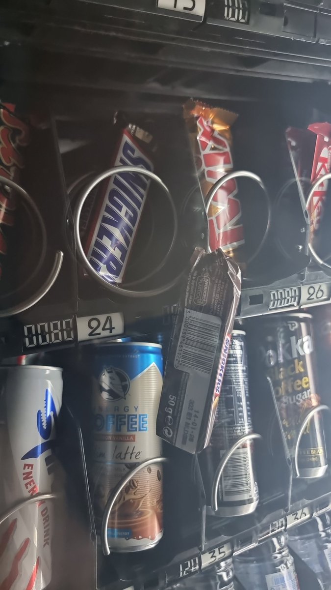 Echt jetzt🥲
Was soll das jetzt...
Ich wollte nur nen Snack