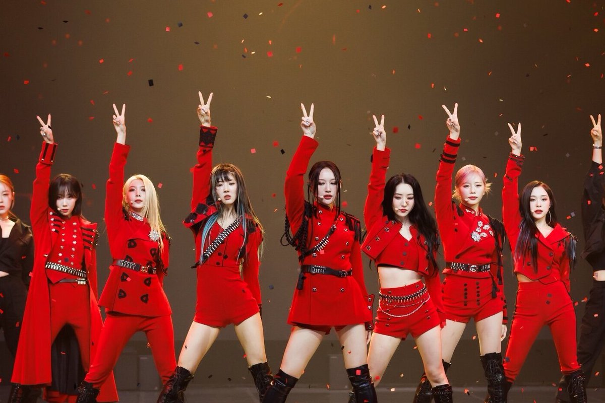 npomvtt's tweet photo. Foi analisado que os girlgroups NMIXX, Dreamcatcher, ITZY, LIGHTSUM, Rocking Doll e MAMAMOO cantaram ao vivo em todas as suas performances de music show em 2022, recebendo um score perfeito de 100%. https://t.co/twivy4T0RD