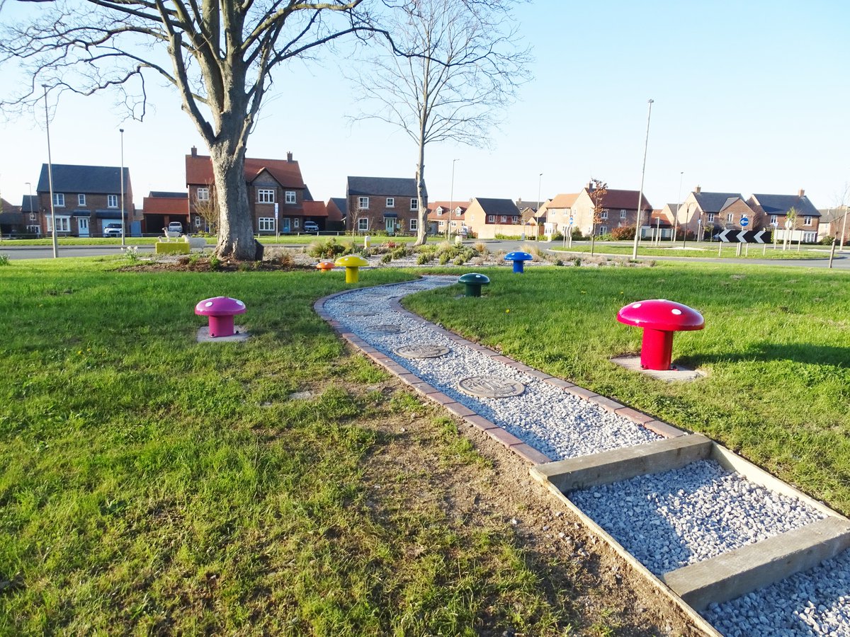 New mushrooms up Broughton Road #malton #ourbloom <a href="/YorkshireBloom/">Yorkshire in Bloom</a> <a href="/visitmalton/">Visit Malton</a> <a href="/gazetteherald/">Gazette & Herald, Ryedale</a> @maltontidygroup