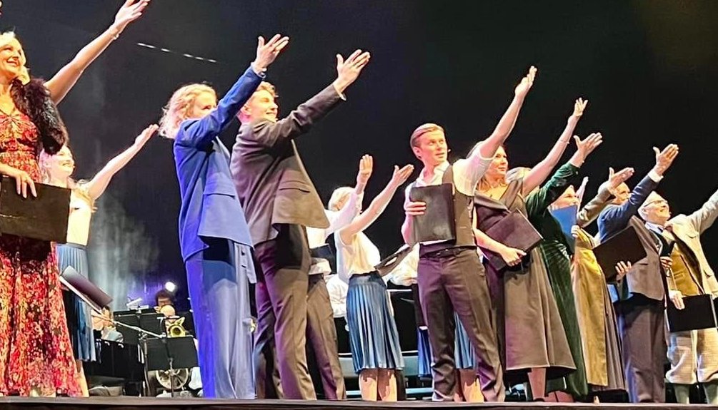 Rachy_EJ's tweet photo. Lovely evening last night at The London Palladium
To see the gala concert performance of an extraordinary new musical At Last, It’s Summer @atlastsummerldn Plus getting to see the truly amazing  @jacyarrow https://t.co/Ebpc57CMU0