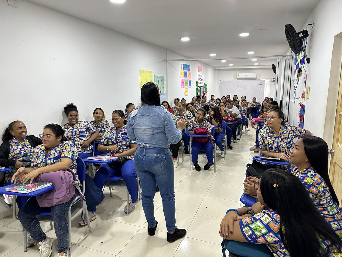 ITecnicol's tweet photo. Hoy informamos a todas nuestras estudiantes del programa Tecnico en Atención Integral en la primera Infancia, que todas inician ¡DESDE YA! sus prácticas laborales. 
Ademas, antes de graduar, tendrán una beca adicional para realizar un DIPLOMADOen Didáctica de la Enseñanza👩🏻‍🎓📚 https://t.co/wEVSHVzD7k