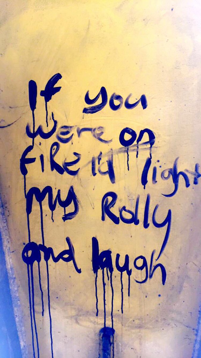 jonny_wilde's tweet photo. @PeopleOfUK Seen under a bridge in Reading https://t.co/bCobGv4Q34