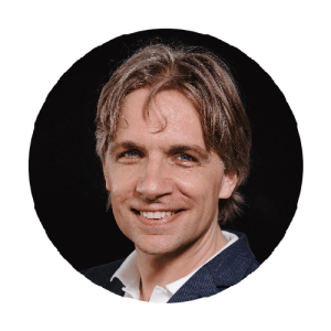 ARVRInnovate's tweet photo. He spoke at our very first conference in 2014 - and he's back with a critical eye on what's happened in the interim - join @FerryPiekart at this year's conference to hear his speech on AR IN 2010: DRIVING A CARRIAGE WITHOUT A HORSE #AR #Immersivetech https://t.co/Pn3qtHvPOY https://t.co/M6kHIWVgBV