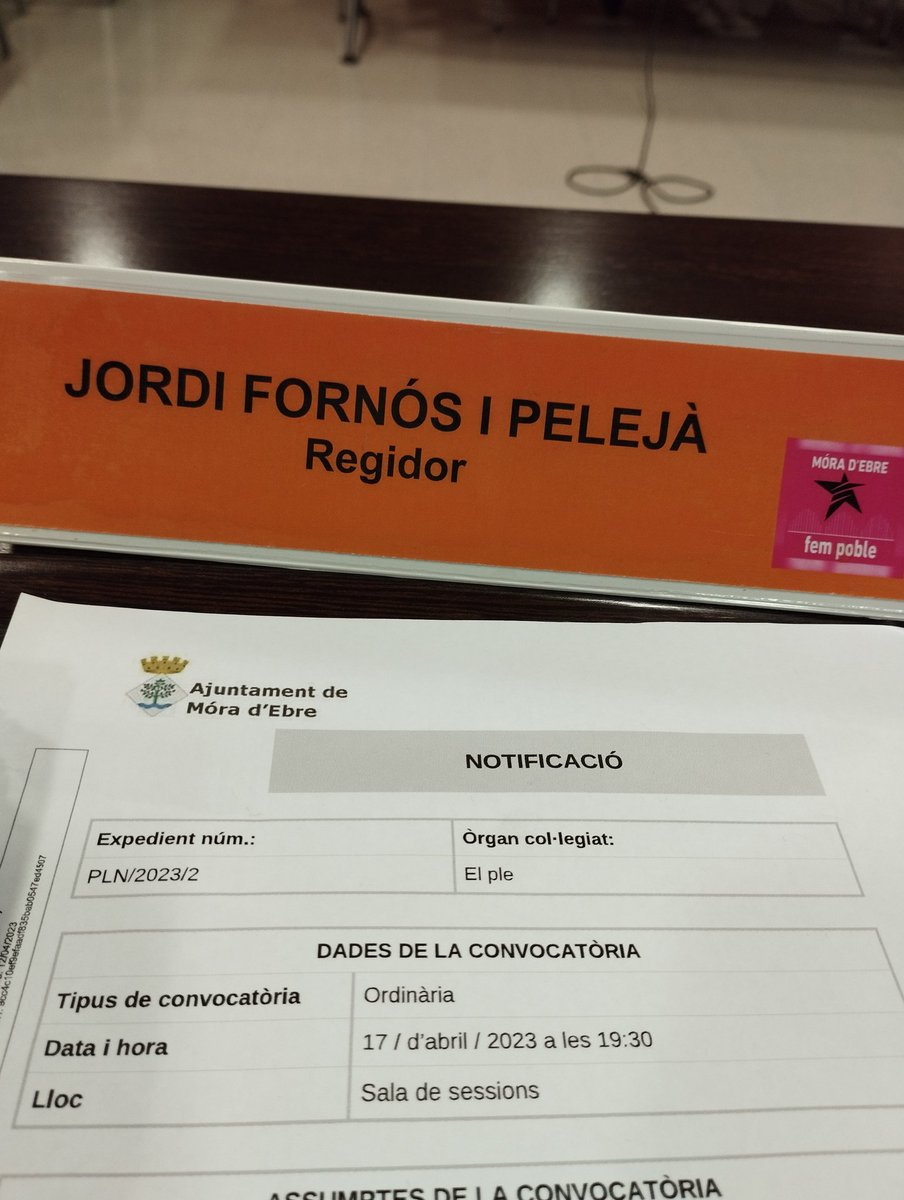 JordiFornos1's tweet photo. Últim ple ordinari de la legislatura!! 
Seguirem picant pedra !! 
#gentquelluitieselquecal https://t.co/AeCDNdePf4