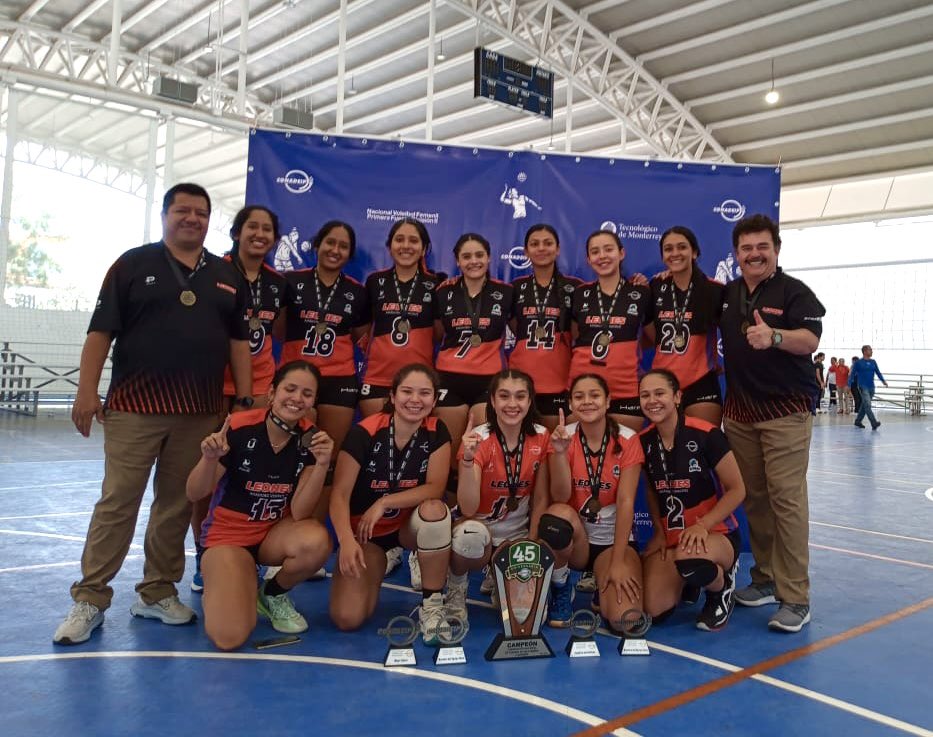 RectorUAX's tweet photo. Les envío una gran felicitación a nuestras #LeonesUAX de voleibol femenil por haber logrado el Campeonato Nacional CONADEIP Primera Fuerza, que les abre la puerta a la mejor liga del país, CUTT Telmex, donde estoy seguro que continuarán con los éxitos… https://t.co/SvVHQkqhd1