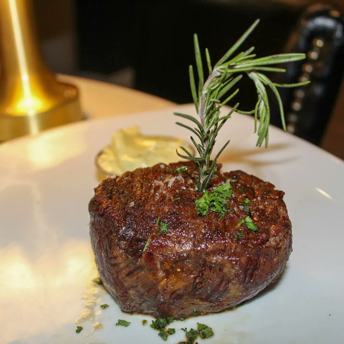 seacrestgrille's tweet photo. Cheers to this amazing weather...☀️
Make your reservation for dinner this weekend before we're all booked up
Clink the link in our bio to reserve your table ⬆️ 

📷@tomaphotogallery 
@MODELheatherLYN 

#theseacrestgrille #Filetmignon #americanbistro #Foodie https://t.co/BZ1k4rgkGF