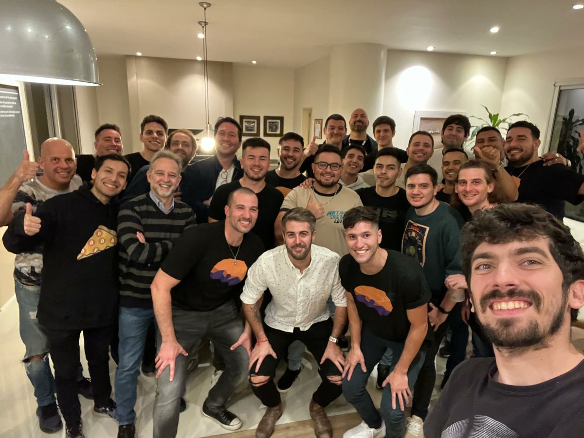 metamindoficial's tweet photo. El sábado tuvimos otro encuentro con los Minders Platinum, hablando un poquito de Metamind entre rolls y palillos. Muy pronto, más eventos para la comunidad...

No te pierdas de ninguno, atento a nuestros canales y, sobre todo, siendo parte 👉 https://t.co/w1RvBoMq76 https://t.co/QLHyb3n8Ri