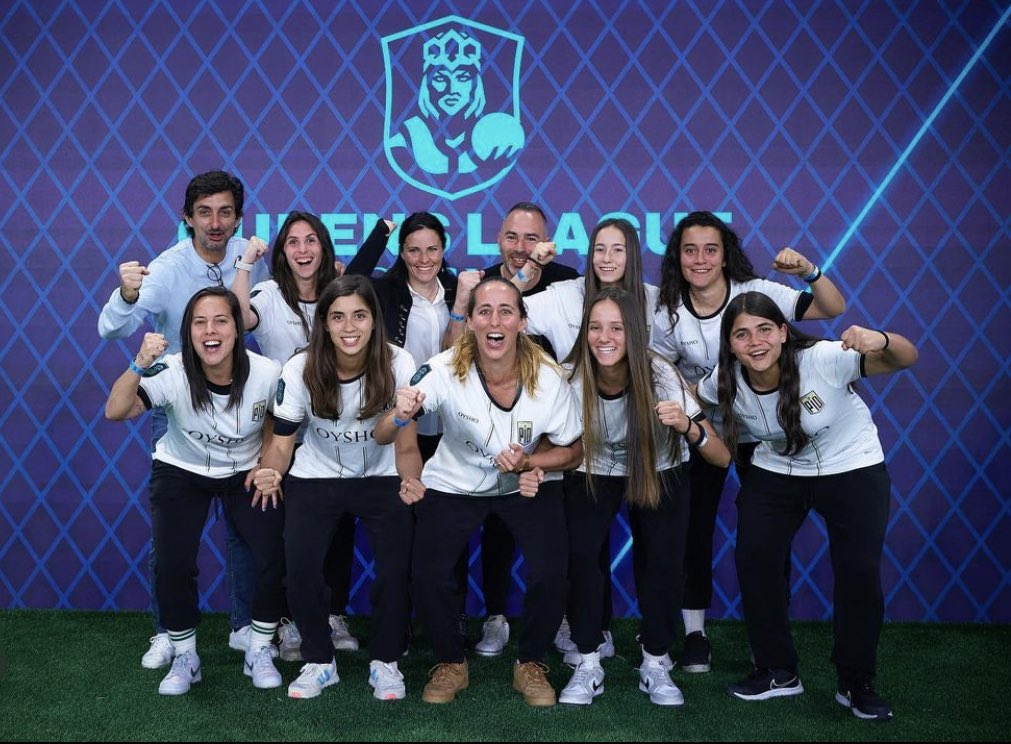 nuriagnza's tweet photo. Increíble lo que sucedió anoche…🤯

Mil gracias al team de @PIOFCFemenil por creer en mi y darme la oportunidad de proteger la portería del nido 🐣

Me siento muy afortunada de formar parte de este gran proyecto @queensleague 

Lo daremos todo!#puropinchepio🤍💛
@samyriveratv https://t.co/JOBo0XNG2D