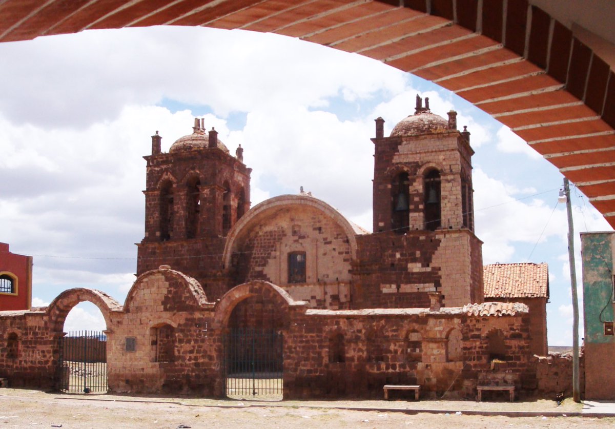 IVarsovienne's tweet photo. Coro Coro (Kuru Kuru Aymara) contains in its territory several natural heritage landmarks, such as Kuntur Jipiña, the salt #lake of Jayuma Llallawa and the #church of Qaqin-kura. #Aymara #Kuntu #Kuntr #Kunti https://t.co/OXzFNv0IKt