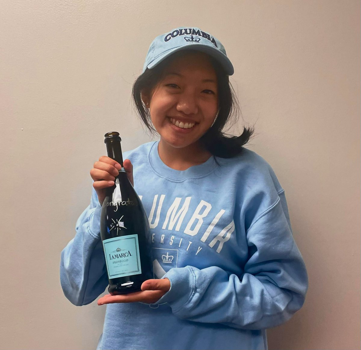 Our undergrad birdie <a href="/elaineychao/">Elaine Chao</a> is flying from the nest to join <a href="/ChemColumbia/">Columbia Chemistry</a> ! Keep an eye out for this one, she’s gonna soar !! 🐣💛