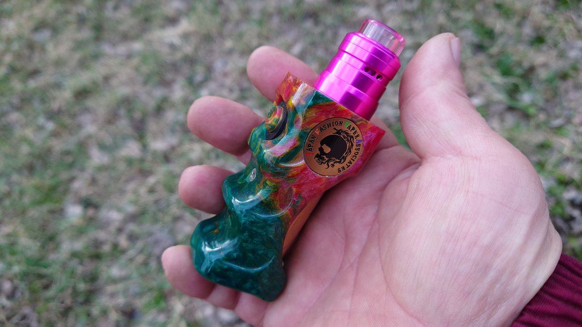 CebrjowHwScHCkj's tweet photo. 皆さんおはよっチェ😆👍今日も宜しくご安全に🙇💦 #JFVAV2MOD + #AXIALrda + #WildTip810 😋💦 #VAPE #vape好きな人と繋がりたい #VAPE好きと繋がりたい #VAPE初心者 #JFVA #JFVAstyle #しっくりセットアップ #UnicornVapesInc #massmods https://t.co/VyKlfrp6j7