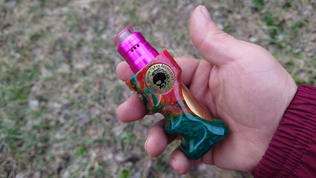 CebrjowHwScHCkj's tweet photo. 皆さんおはよっチェ😆👍今日も宜しくご安全に🙇💦 #JFVAV2MOD + #AXIALrda + #WildTip810 😋💦 #VAPE #vape好きな人と繋がりたい #VAPE好きと繋がりたい #VAPE初心者 #JFVA #JFVAstyle #しっくりセットアップ #UnicornVapesInc #massmods https://t.co/VyKlfrp6j7