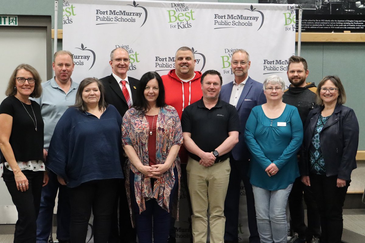 annaleeskinner's tweet photo. Thank you @cdsmeaton for the learning today, working with @FMPSD Board team members towards continuous improvement #lifelonglearning #modelinglearning #KnowYourWhy  #Governance https://t.co/xkHOiHmc5c