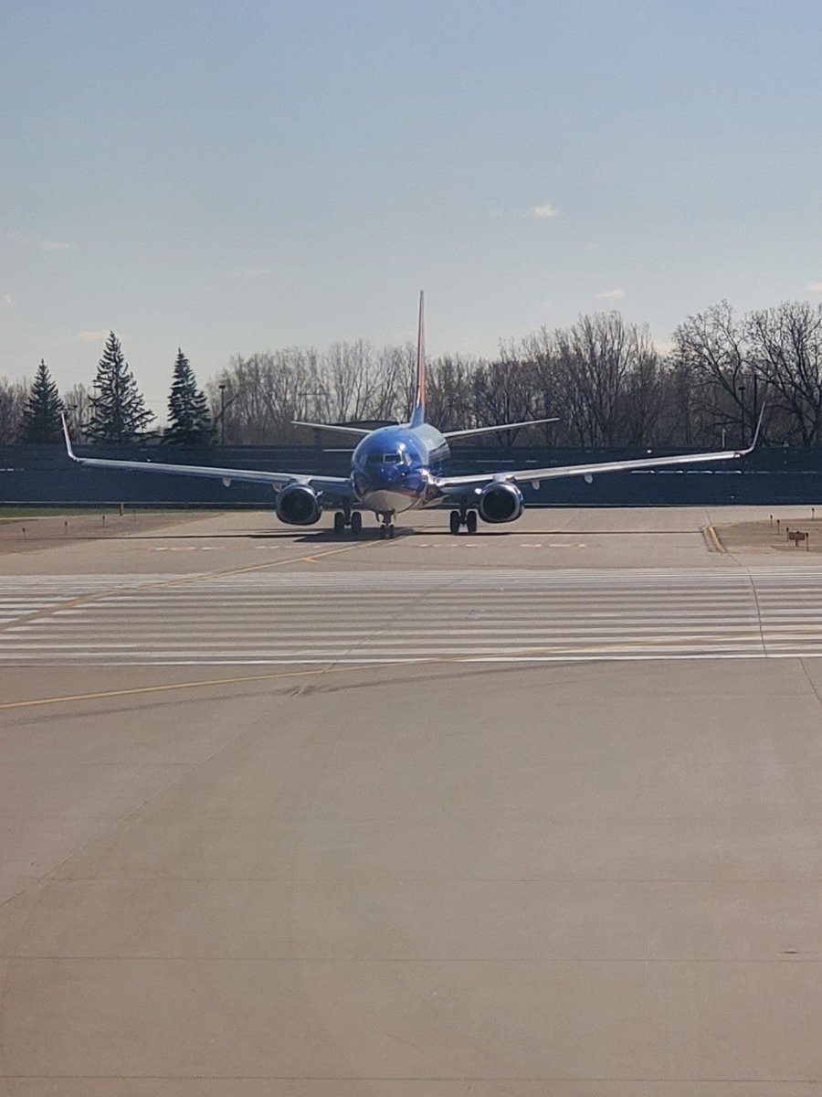 On the road (air) again! MSP to Houston to El Paso this time. #RecruiterLife (@ Minneapolis–Saint Paul International Airport - <a href="/mspairport/">MSP Airport</a> in Minneapolis, MN) swarmapp.com/c/0JXJndBqL9w