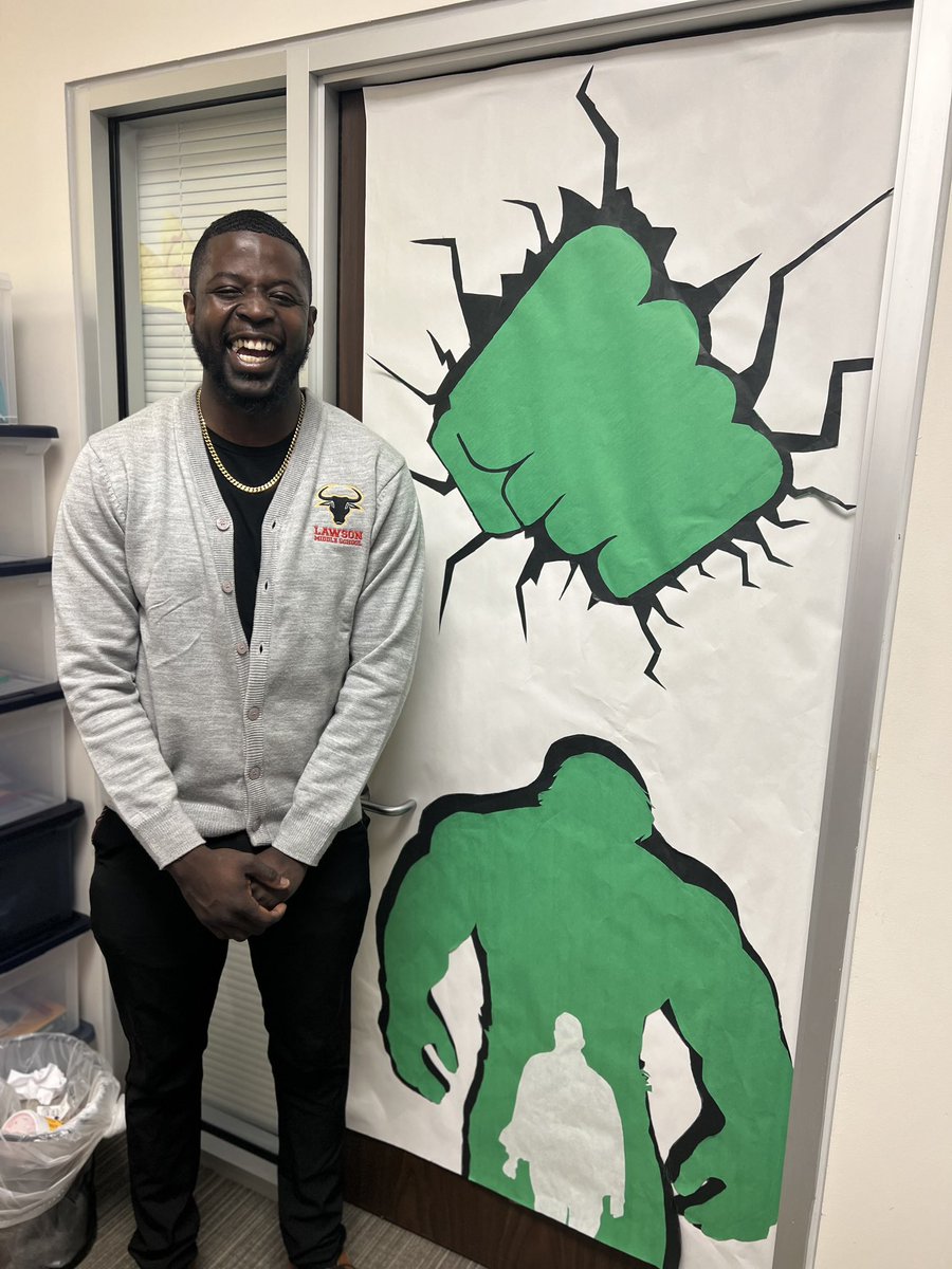 LawsonTexans's tweet photo. The 7th Grade Office celebrated the Teacher Specialist Batiste and Manigo with door decor and sweet treats! @BatisteKala @ManigoDarrell @DHill1031 ❤️🖤💛 #RTEInstructionalPitCrew🏎️💨🏁@tudon_martinez https://t.co/RDebfBgkZf