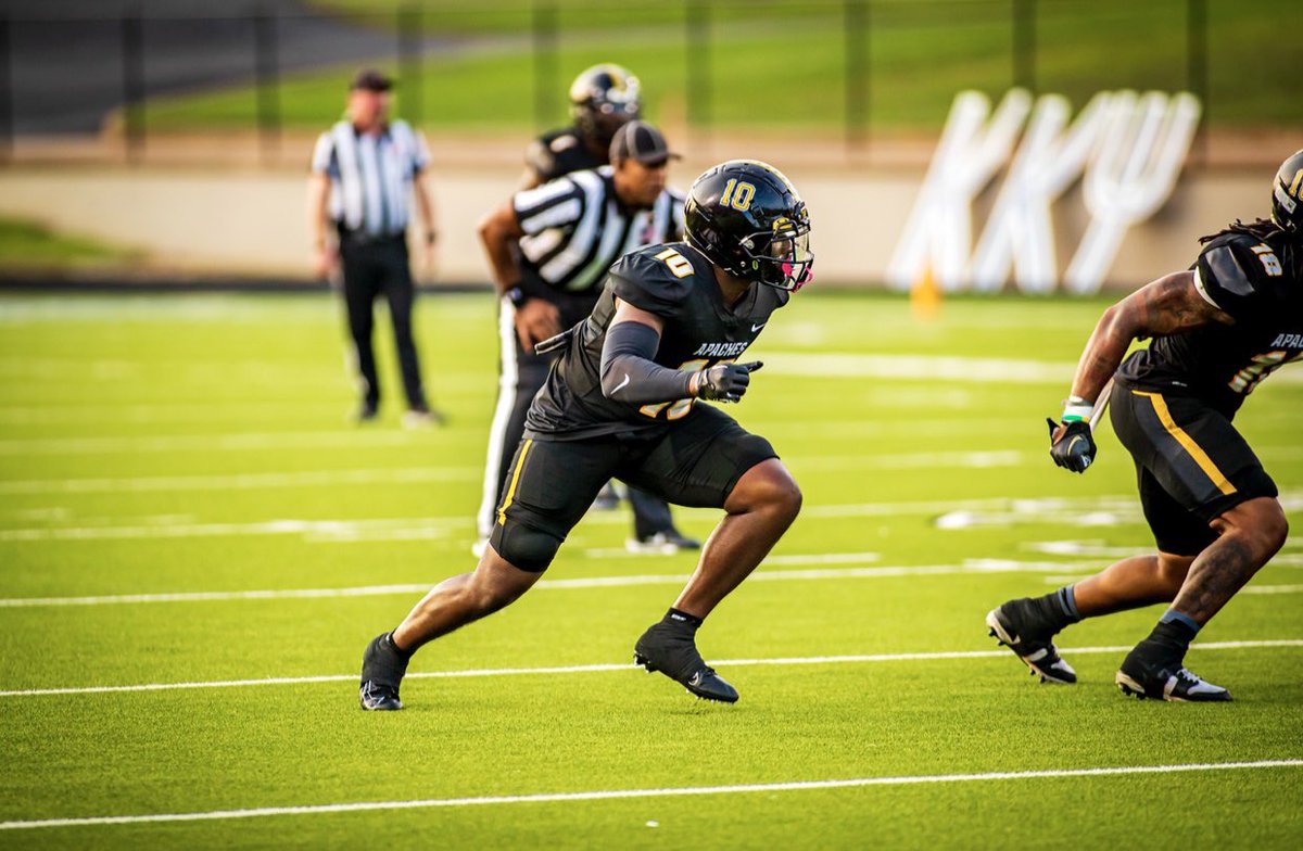 Malik20Williams's tweet photo. 6’1 226 Versatile LB still looking for a home!

https://t.co/Tm3iugYOWN https://t.co/640DwoW5Wo