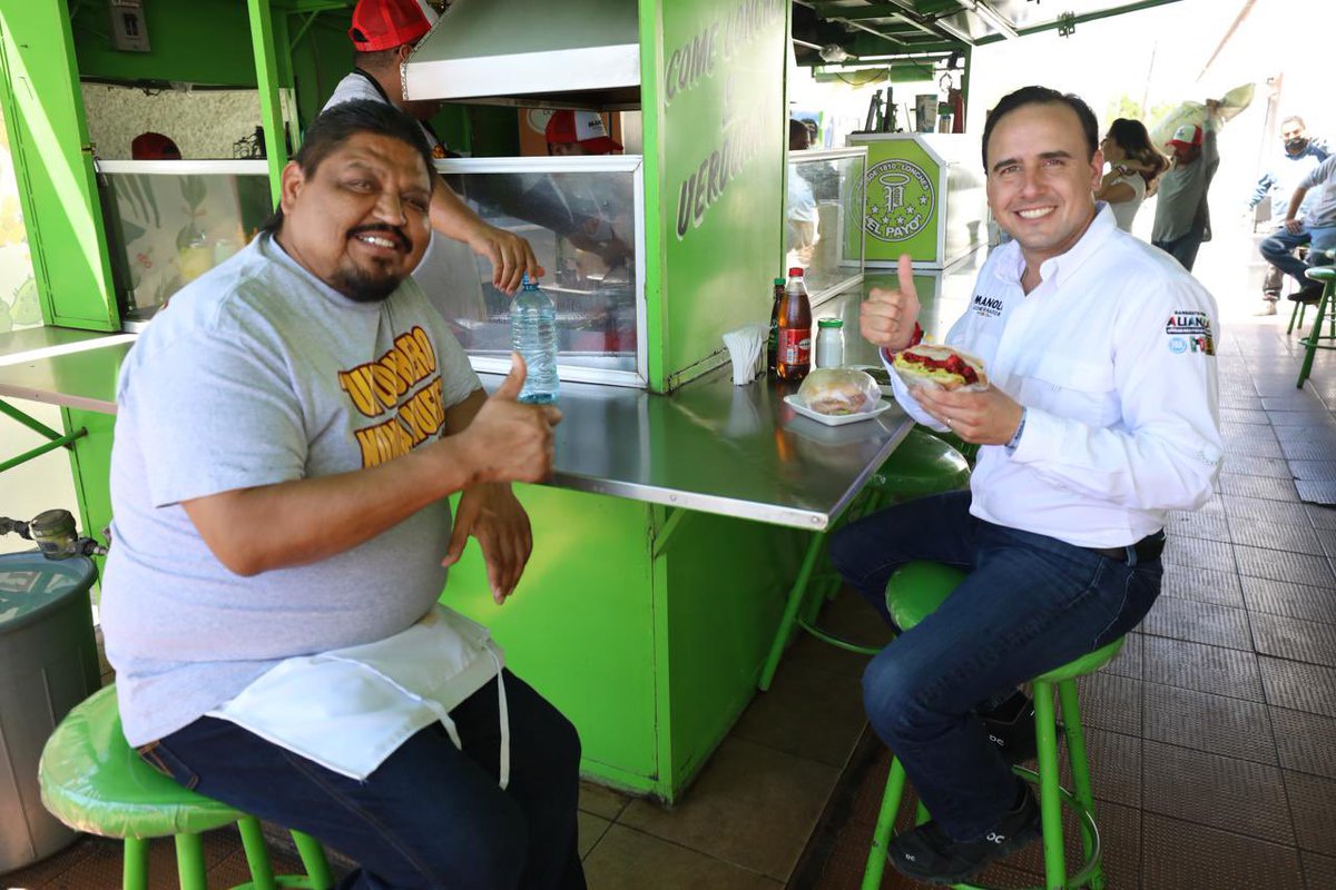 Echándonos un “Tapa Arterias” en Lonches el Payo, pa' agarrar pilas. ¿Cuál es su lonche favorito? 🔋🤠 #PaDelanteCoahuila