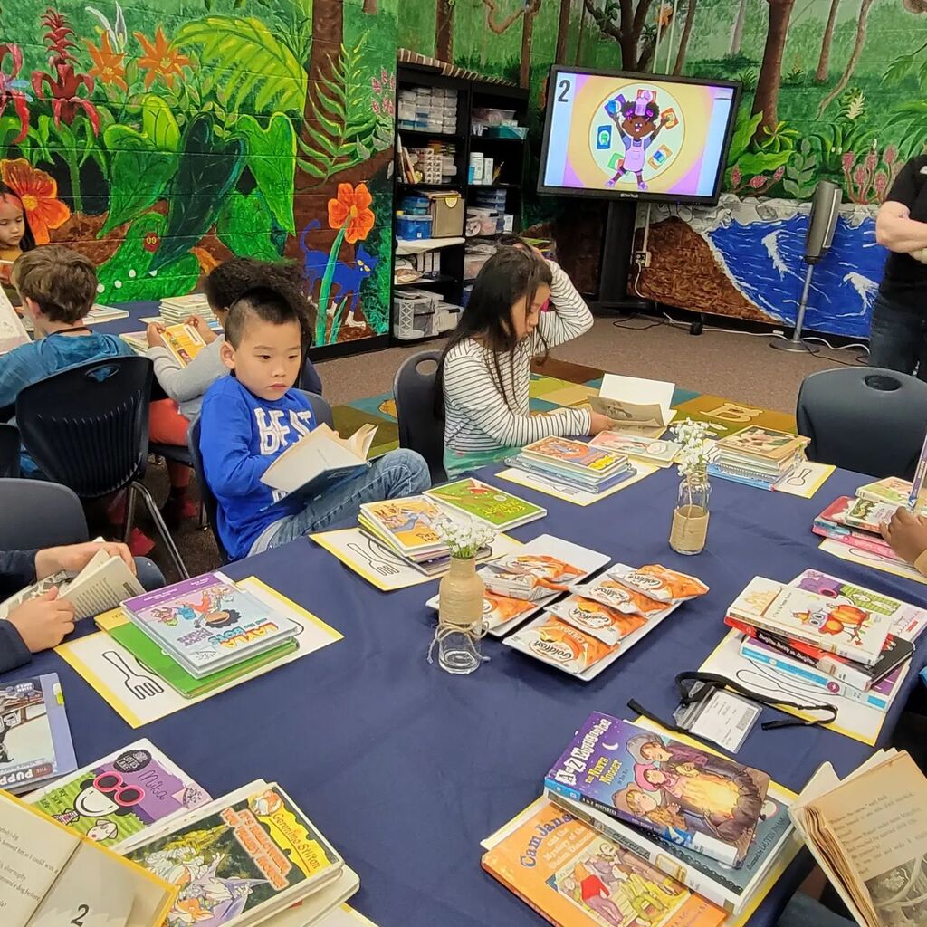 Gwin Oaks Reads tweet media