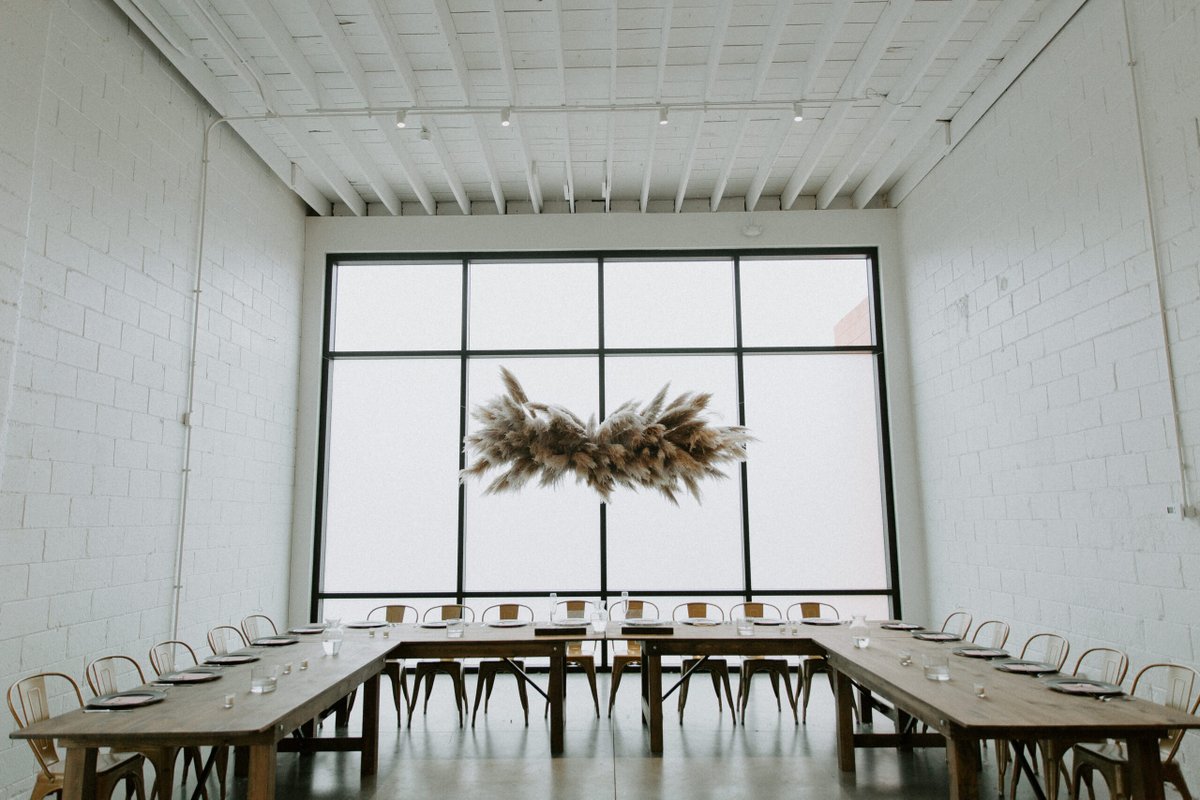 Placeuse's tweet photo. This unique venue in Cincinnati is available for weddings, corporate parties, social gatherings, studio shoots, pop-up events and more. 🎉

#wedding #parties #eventspace #photoshoot #Cincinnati https://t.co/1f1ZNMxqAq