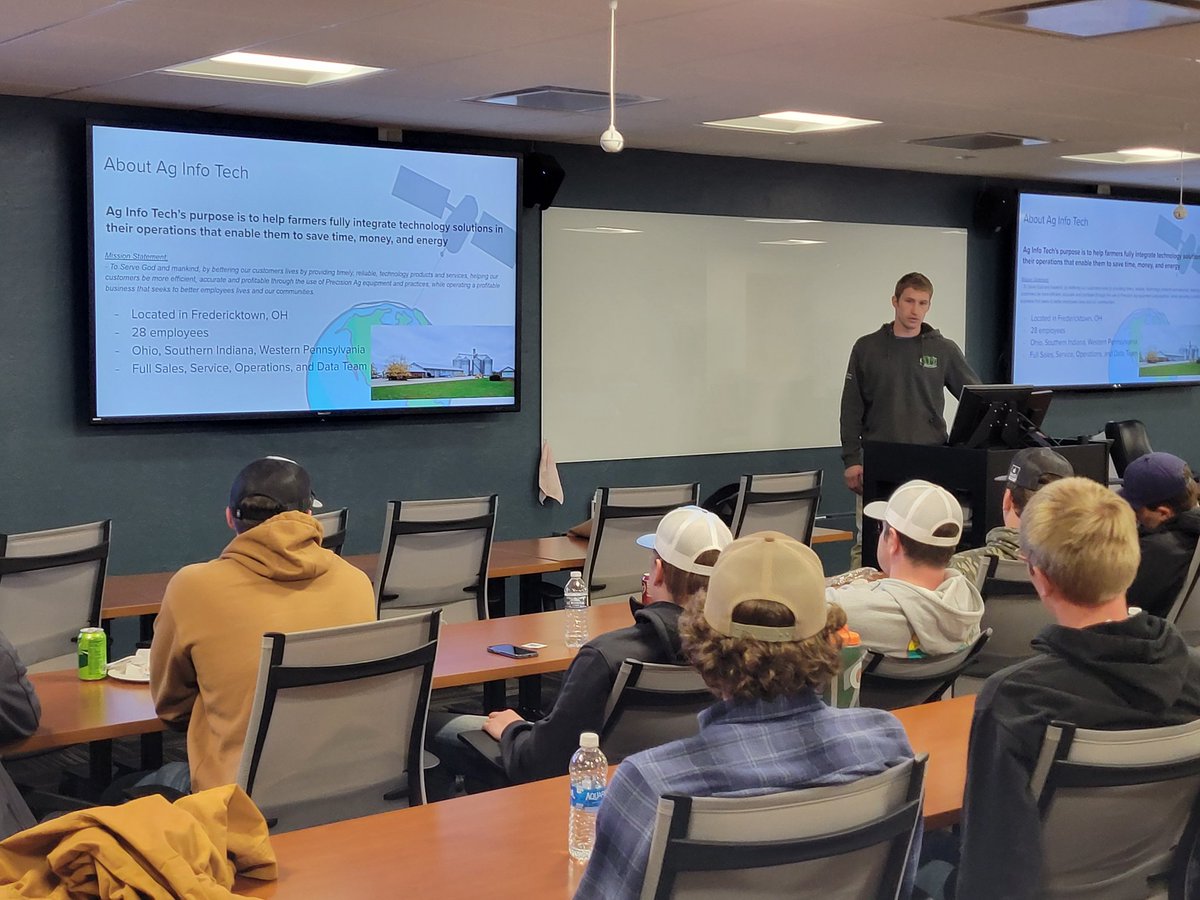 ForrestLang78's tweet photo. Great turnout of students for the first @OhioStateATI Ag Systems Management Club meeting. A huge thanks to Chase Gasser from Ag Info Tech for presenting about your experience and the internship opportunities that exist! 
#CFAES #OhioStateATI #ASM #ATI https://t.co/DQPE8g14tz