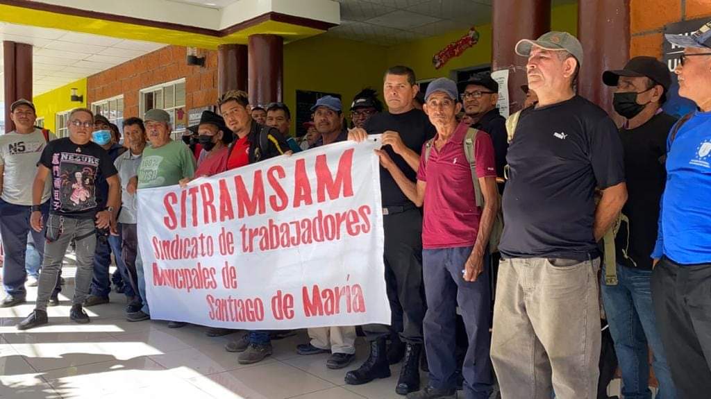FussSv's tweet photo. @SITRAMSAM2022 @sitracedros y #SETRAMUSAM, en sus respectivas Asamblea, toman el acuerdo de incorporarse legalmente a las Filas @FussSv @CIRACOFICIAL
Bienvenidos de forma legal a nuestra Federación. https://t.co/u8Zx4wsLxF